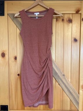 Leith Sleeveless Rose Ruched Midi Dress